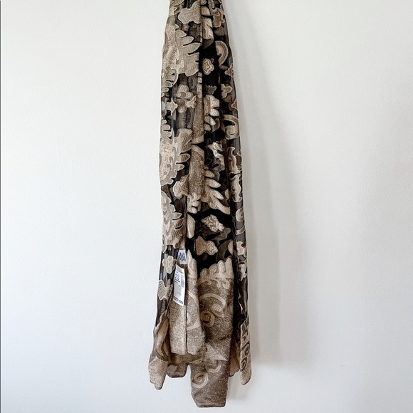 New Dressbarn Damask Print Scarf - Picture 6 of 6